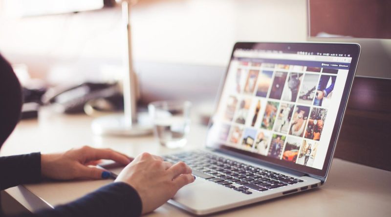 Apakah Teknologi Membantu atau Mengganggu Rutinitas Kita?